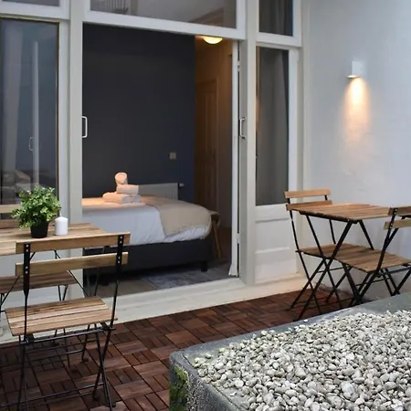 Rembrandtplein House A Bed & Breakfast *